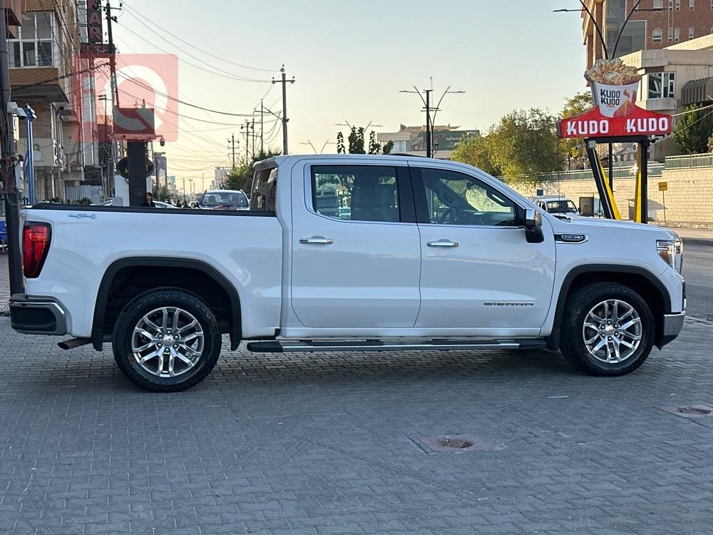 GMC Sierra